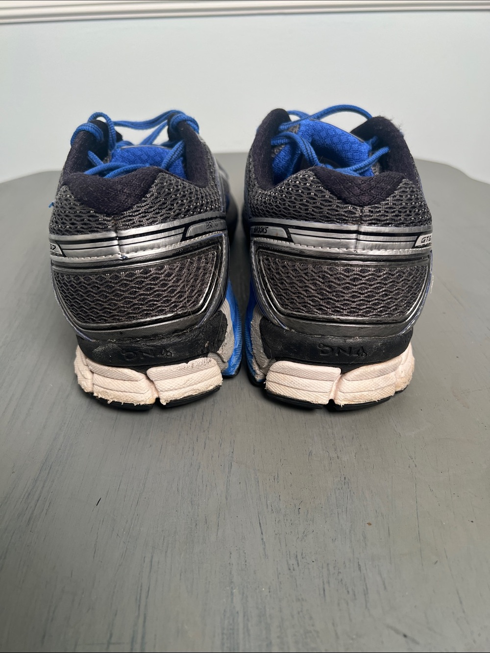 Brooks GTS Adrenaline 17. Running Shoes in Black and Blue size 14 wide. Men’s - Picture 7 of 16